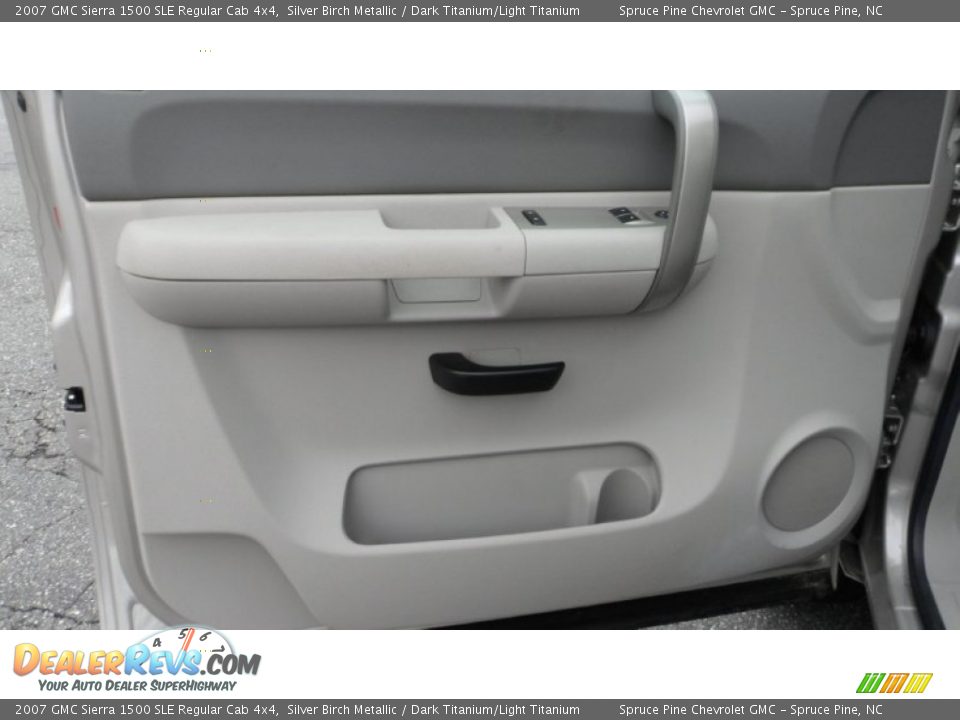 2007 GMC Sierra 1500 SLE Regular Cab 4x4 Silver Birch Metallic / Dark Titanium/Light Titanium Photo #20