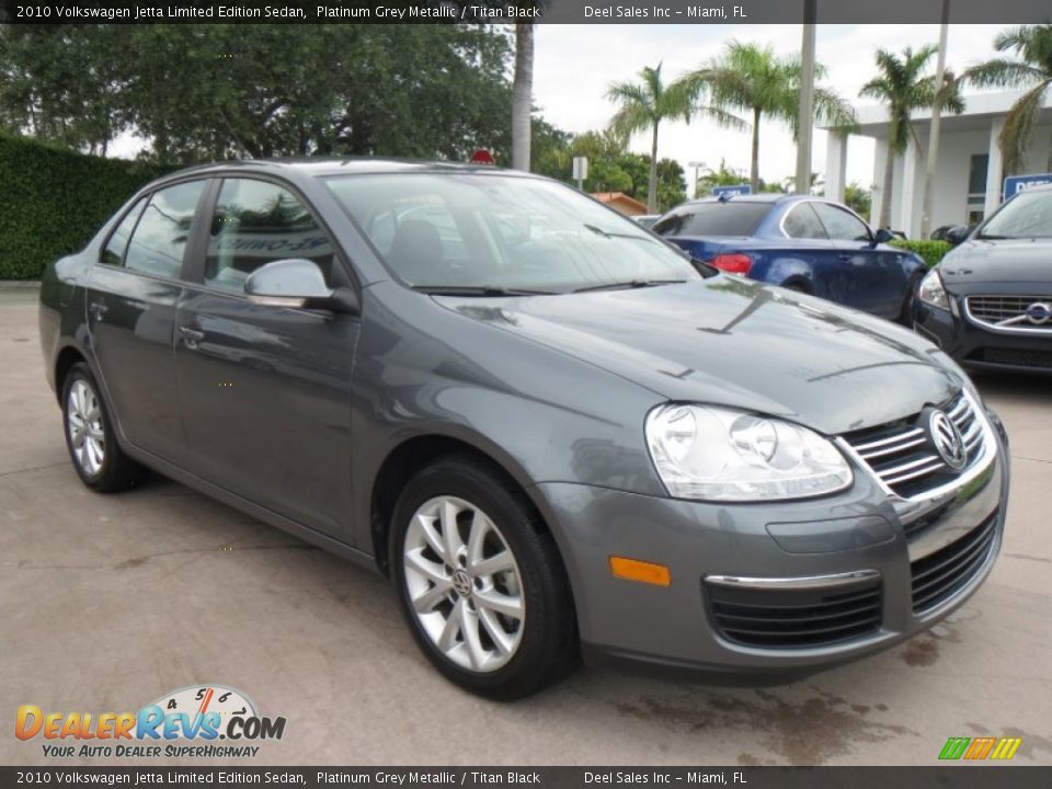 Front 3/4 View of 2010 Volkswagen Jetta Limited Edition Sedan Photo #7