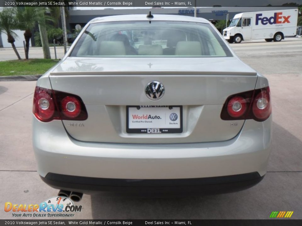 2010 Volkswagen Jetta SE Sedan White Gold Metallic / Cornsilk Beige Photo #4