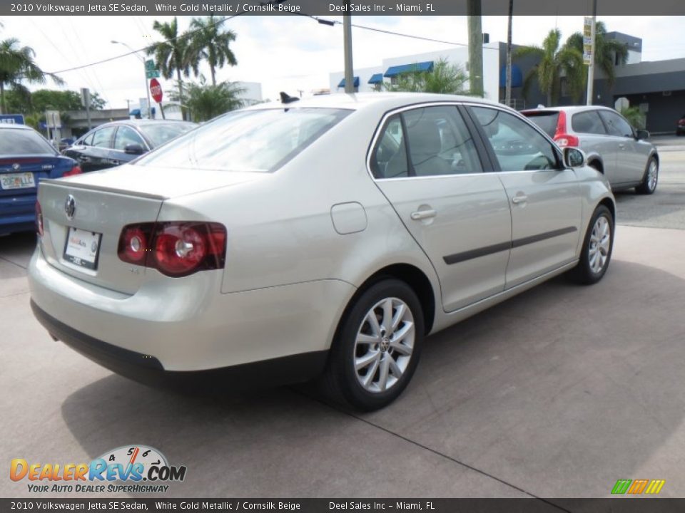 2010 Volkswagen Jetta SE Sedan White Gold Metallic / Cornsilk Beige Photo #5