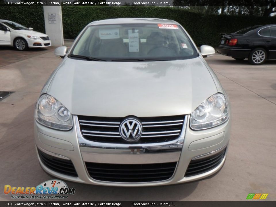 2010 Volkswagen Jetta SE Sedan White Gold Metallic / Cornsilk Beige Photo #8