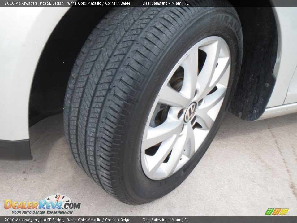 2010 Volkswagen Jetta SE Sedan White Gold Metallic / Cornsilk Beige Photo #13