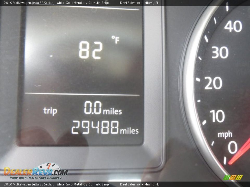 2010 Volkswagen Jetta SE Sedan White Gold Metallic / Cornsilk Beige Photo #15