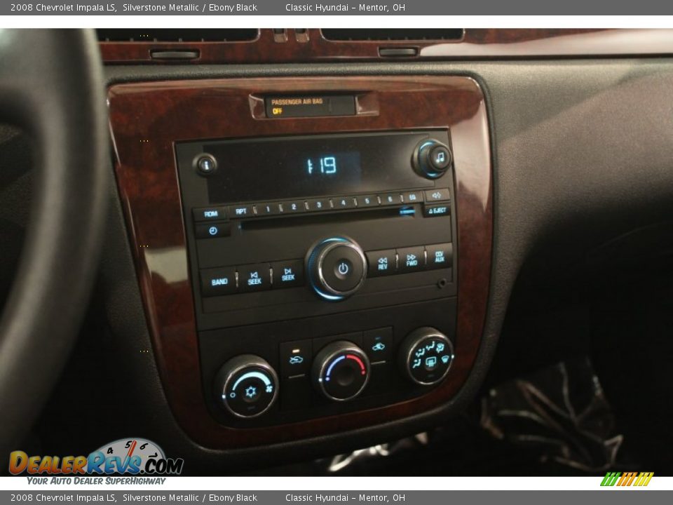 Controls of 2008 Chevrolet Impala LS Photo #8
