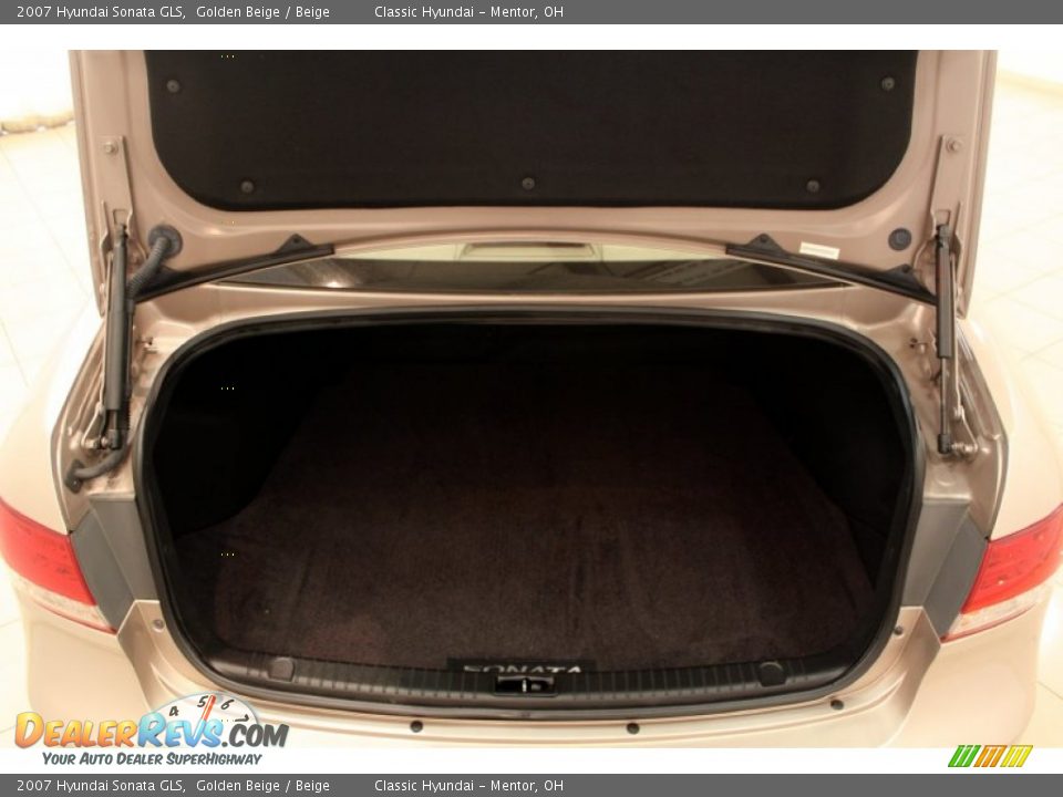 2007 Hyundai Sonata GLS Trunk Photo #14