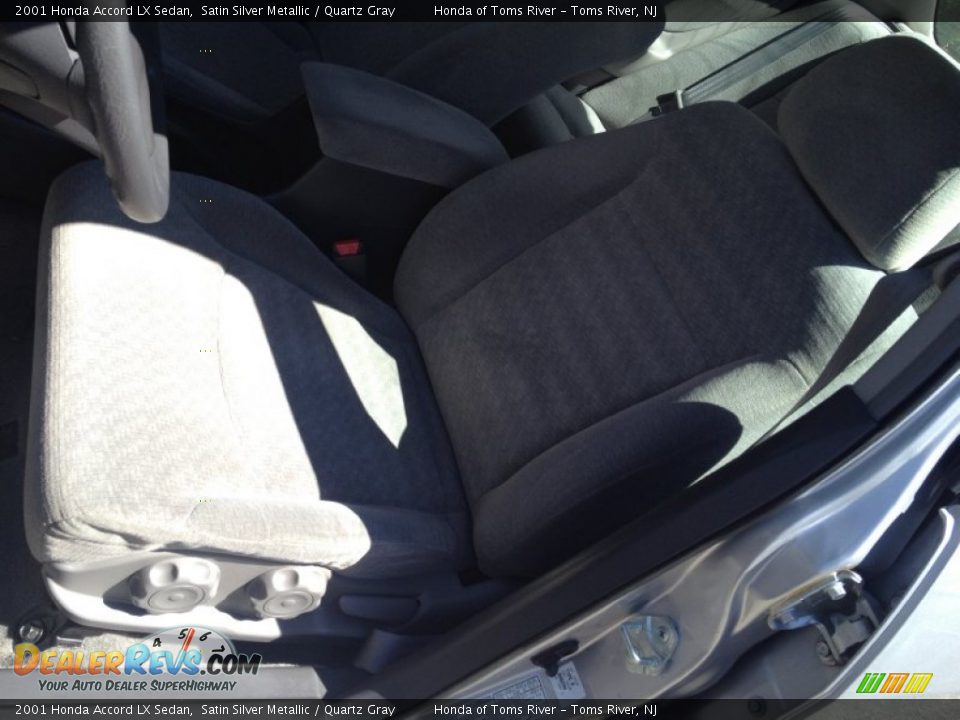 2001 Honda Accord LX Sedan Satin Silver Metallic / Quartz Gray Photo #11