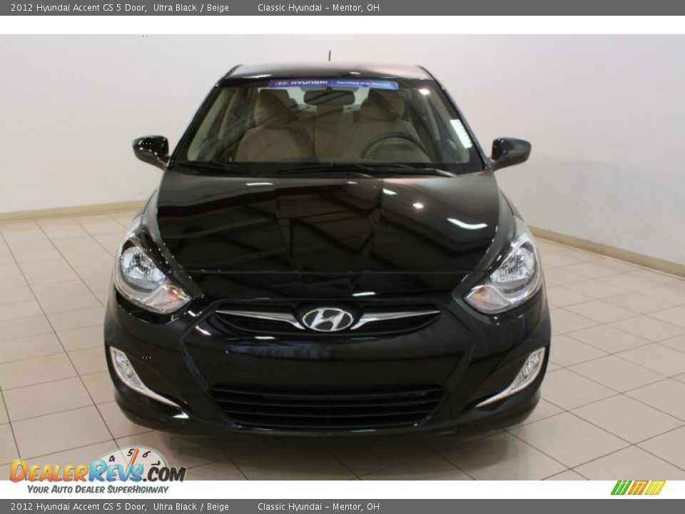 2012 Hyundai Accent GS 5 Door Ultra Black / Beige Photo #2