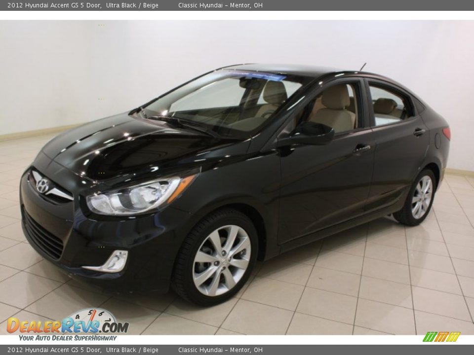 2012 Hyundai Accent GS 5 Door Ultra Black / Beige Photo #3