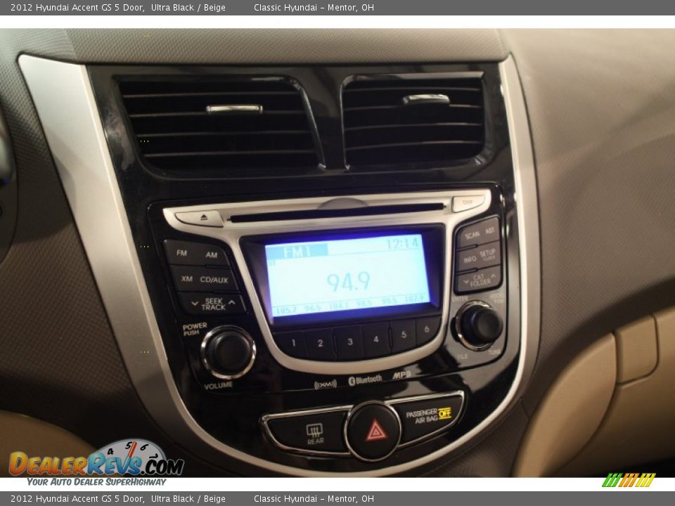 2012 Hyundai Accent GS 5 Door Ultra Black / Beige Photo #8