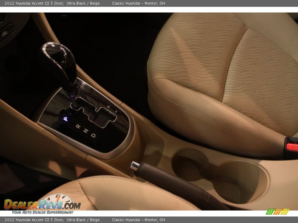 2012 Hyundai Accent GS 5 Door Ultra Black / Beige Photo #9