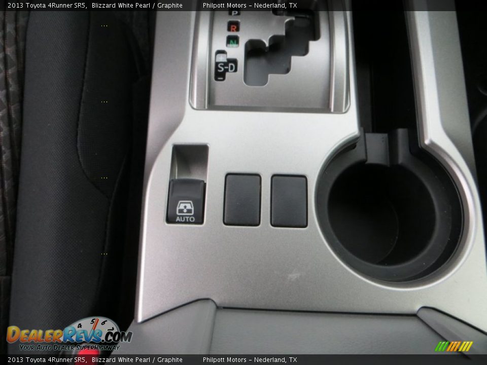 2013 Toyota 4Runner SR5 Blizzard White Pearl / Graphite Photo #31