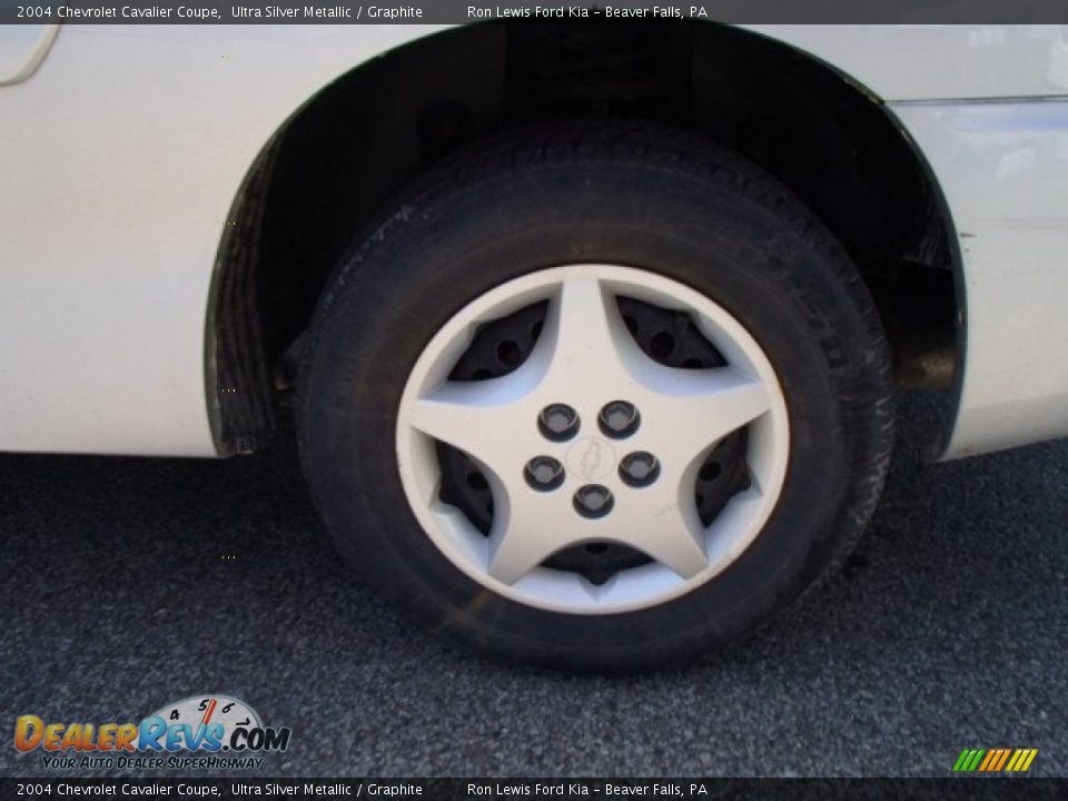 2004 Chevrolet Cavalier Coupe Ultra Silver Metallic / Graphite Photo #9