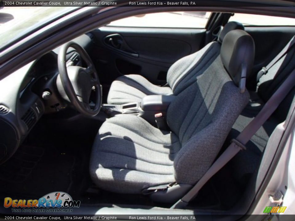 2004 Chevrolet Cavalier Coupe Ultra Silver Metallic / Graphite Photo #11