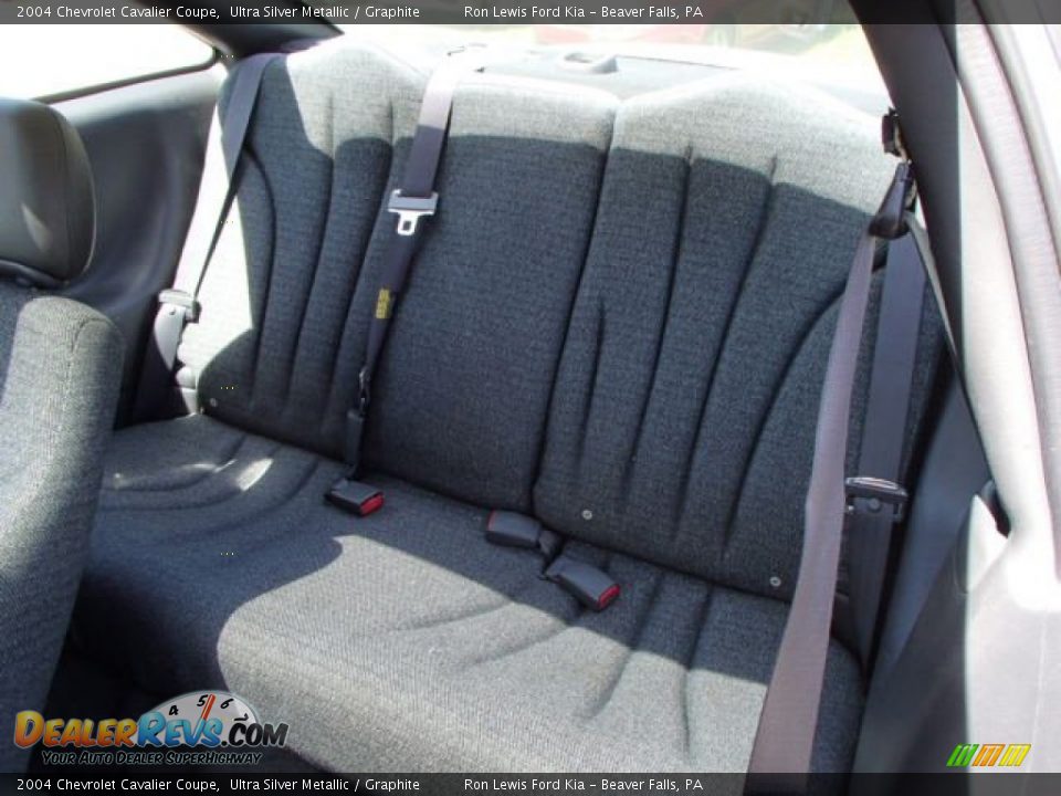 2004 Chevrolet Cavalier Coupe Ultra Silver Metallic / Graphite Photo #13