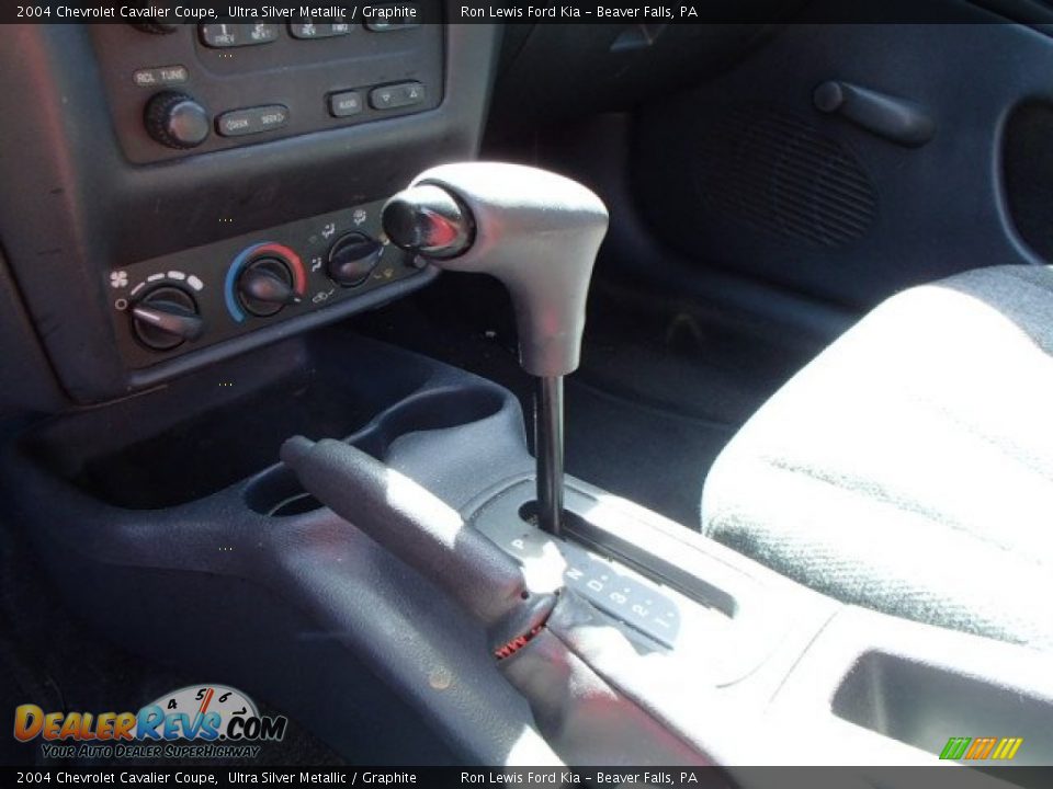 2004 Chevrolet Cavalier Coupe Ultra Silver Metallic / Graphite Photo #17