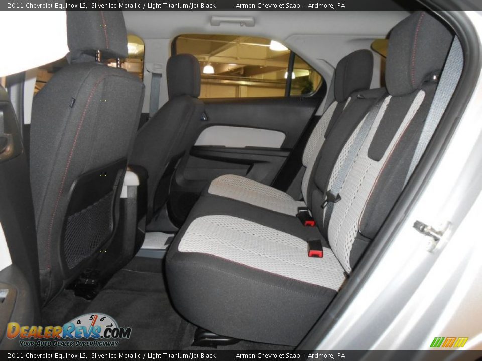 2011 Chevrolet Equinox LS Silver Ice Metallic / Light Titanium/Jet Black Photo #17