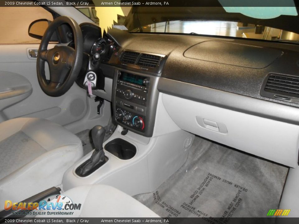 2009 Chevrolet Cobalt LS Sedan Black / Gray Photo #12