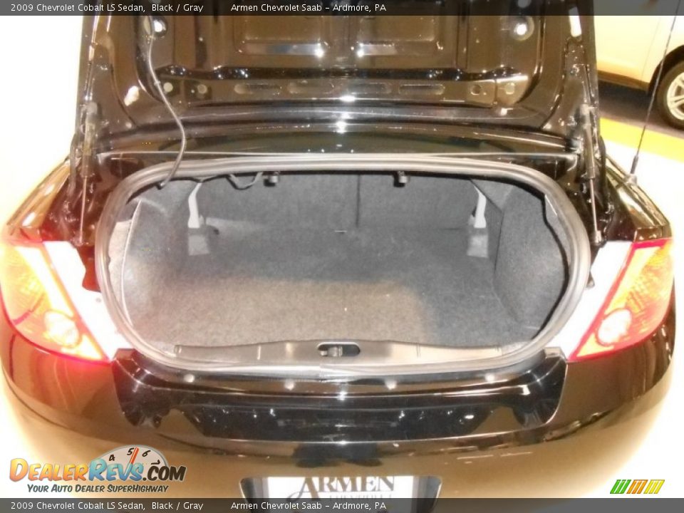 2009 Chevrolet Cobalt LS Sedan Black / Gray Photo #16