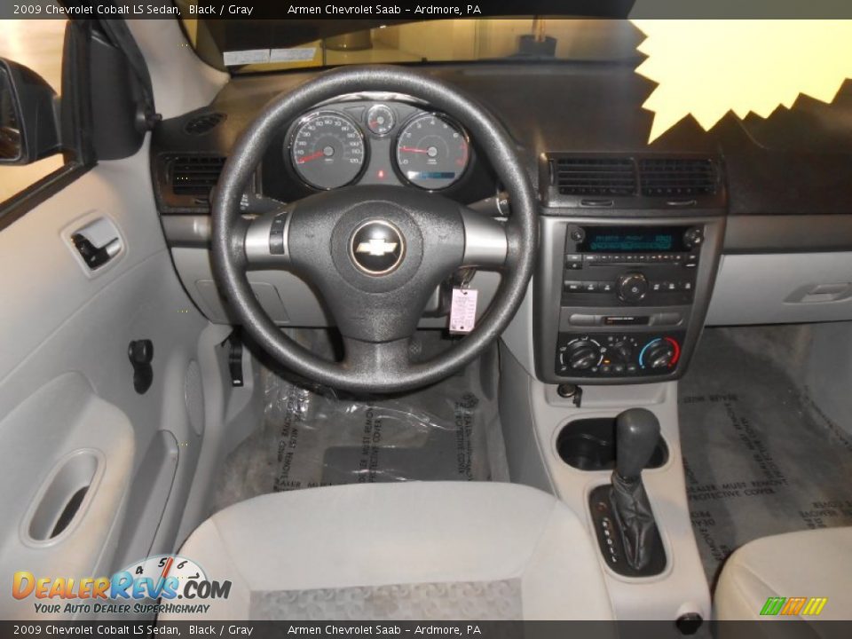 2009 Chevrolet Cobalt LS Sedan Black / Gray Photo #19