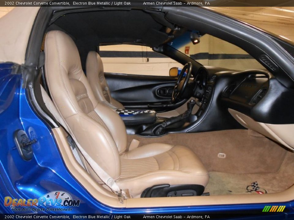2002 Chevrolet Corvette Convertible Electron Blue Metallic / Light Oak Photo #13