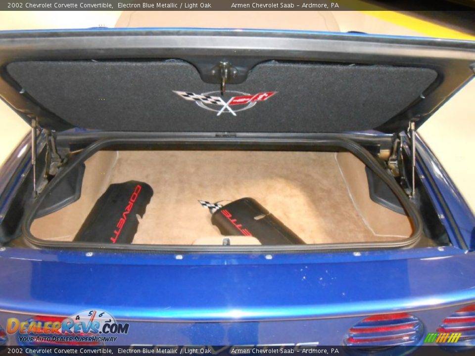 2002 Chevrolet Corvette Convertible Electron Blue Metallic / Light Oak Photo #15