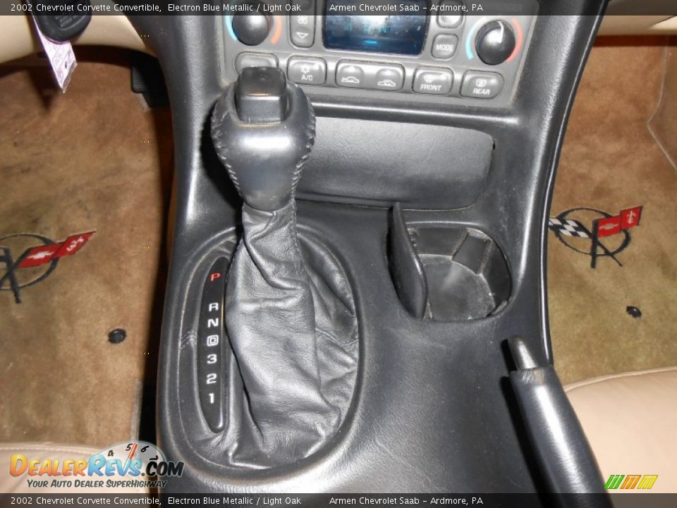 2002 Chevrolet Corvette Convertible Electron Blue Metallic / Light Oak Photo #21
