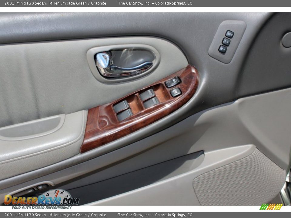 2001 Infiniti I 30 Sedan Millenium Jade Green / Graphite Photo #4