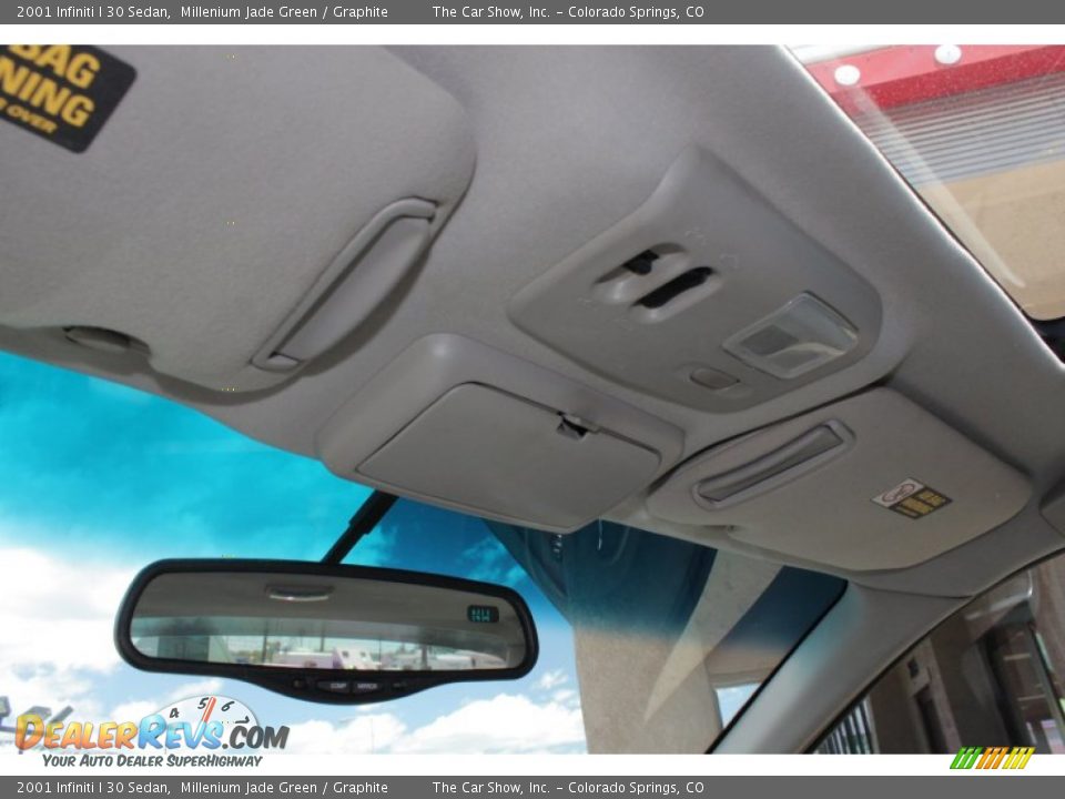 2001 Infiniti I 30 Sedan Millenium Jade Green / Graphite Photo #7