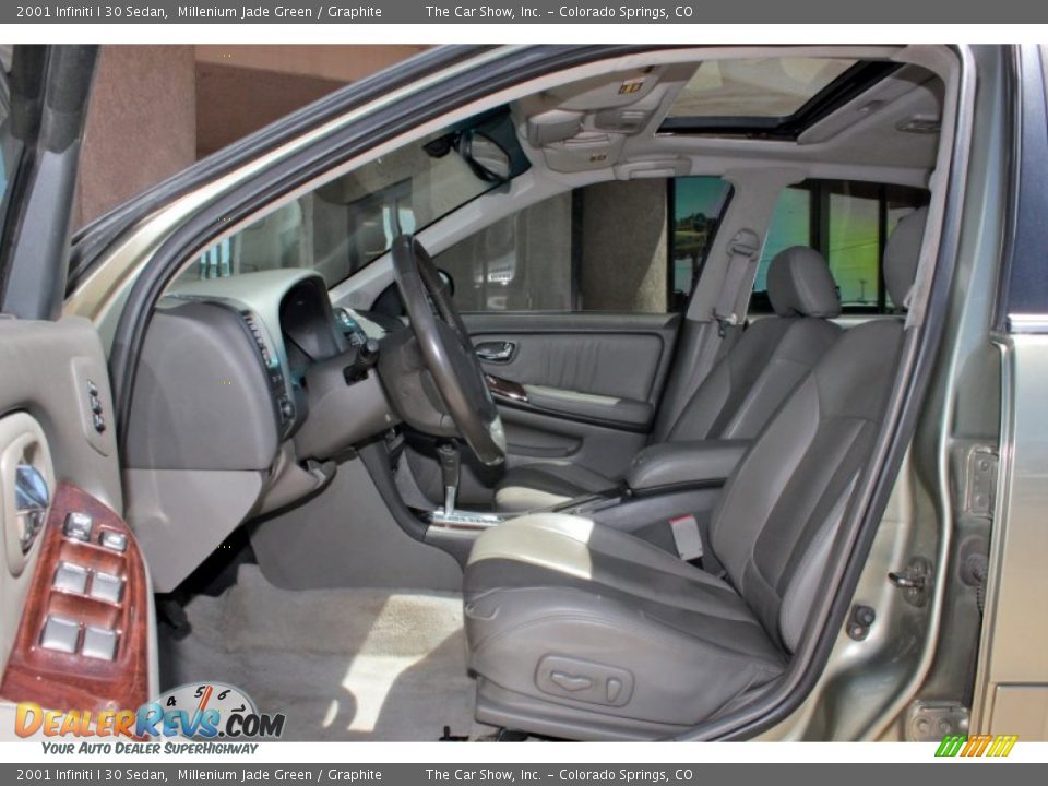 2001 Infiniti I 30 Sedan Millenium Jade Green / Graphite Photo #8