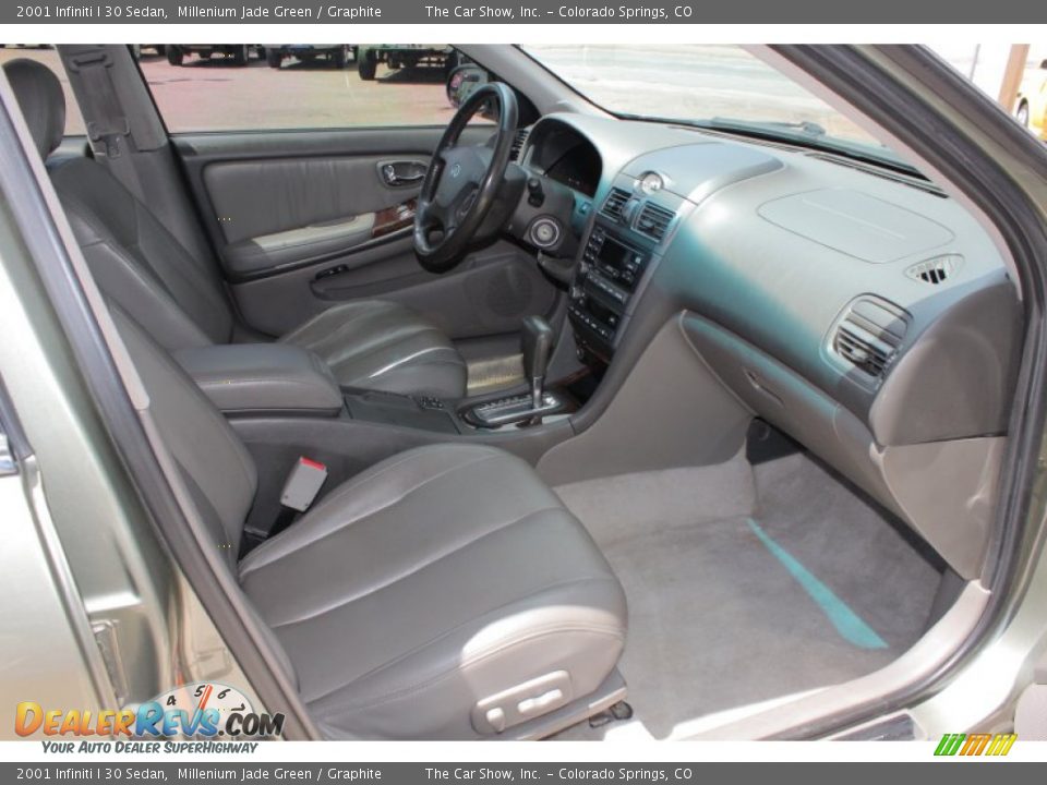 2001 Infiniti I 30 Sedan Millenium Jade Green / Graphite Photo #11