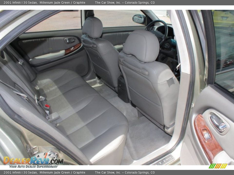 2001 Infiniti I 30 Sedan Millenium Jade Green / Graphite Photo #12