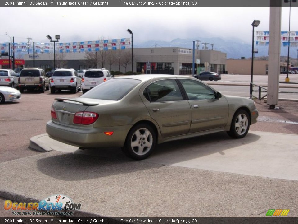 2001 Infiniti I 30 Sedan Millenium Jade Green / Graphite Photo #17