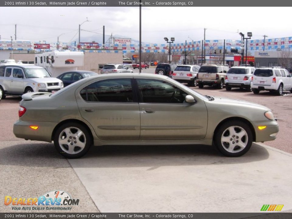 2001 Infiniti I 30 Sedan Millenium Jade Green / Graphite Photo #18