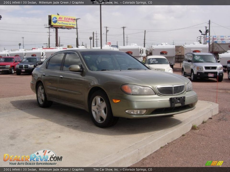 2001 Infiniti I 30 Sedan Millenium Jade Green / Graphite Photo #19
