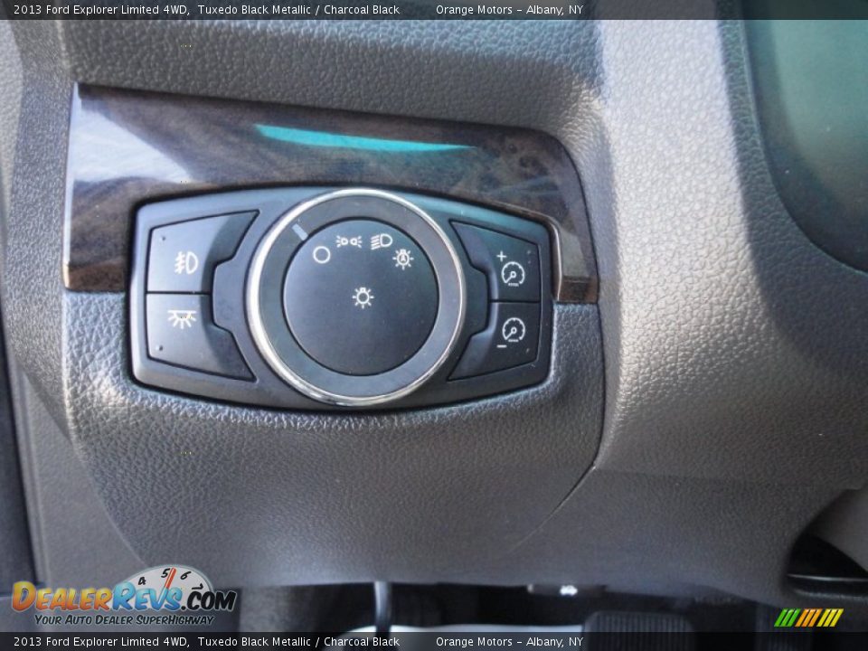 2013 Ford Explorer Limited 4WD Tuxedo Black Metallic / Charcoal Black Photo #22