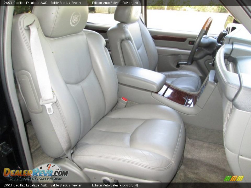 Front Seat of 2003 Cadillac Escalade AWD Photo #15