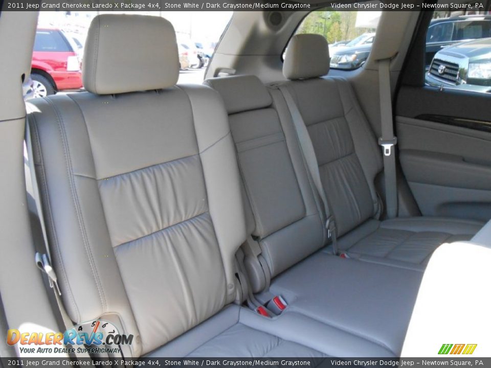 2011 Jeep Grand Cherokee Laredo X Package 4x4 Stone White / Dark Graystone/Medium Graystone Photo #15
