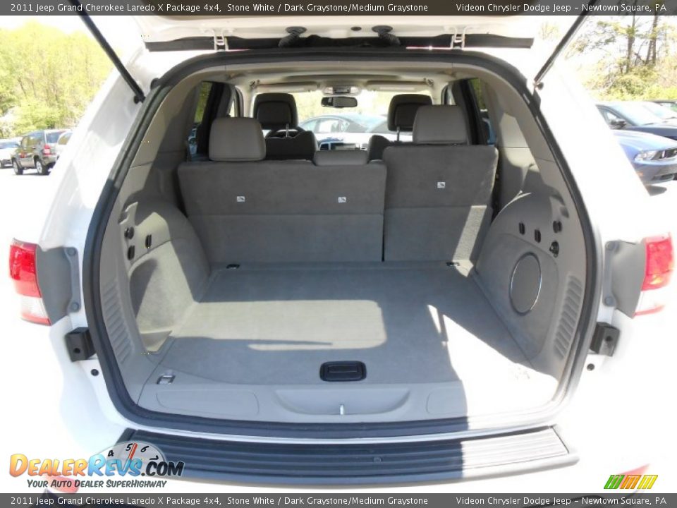 2011 Jeep Grand Cherokee Laredo X Package 4x4 Stone White / Dark Graystone/Medium Graystone Photo #16