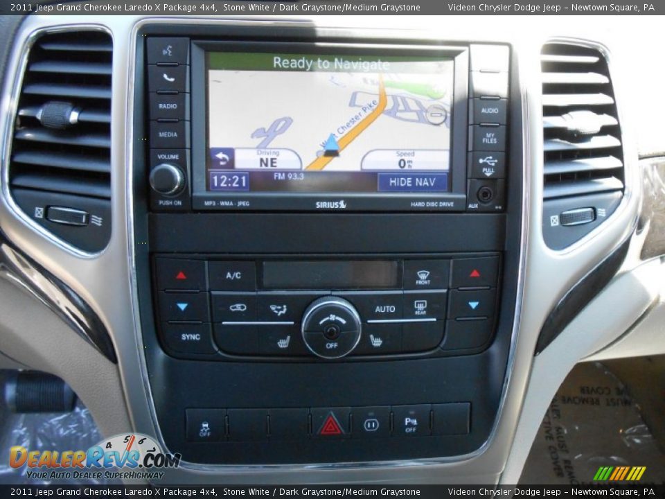 2011 Jeep Grand Cherokee Laredo X Package 4x4 Stone White / Dark Graystone/Medium Graystone Photo #23