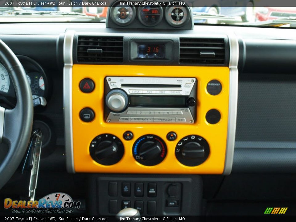 2007 Toyota FJ Cruiser 4WD Sun Fusion / Dark Charcoal Photo #12