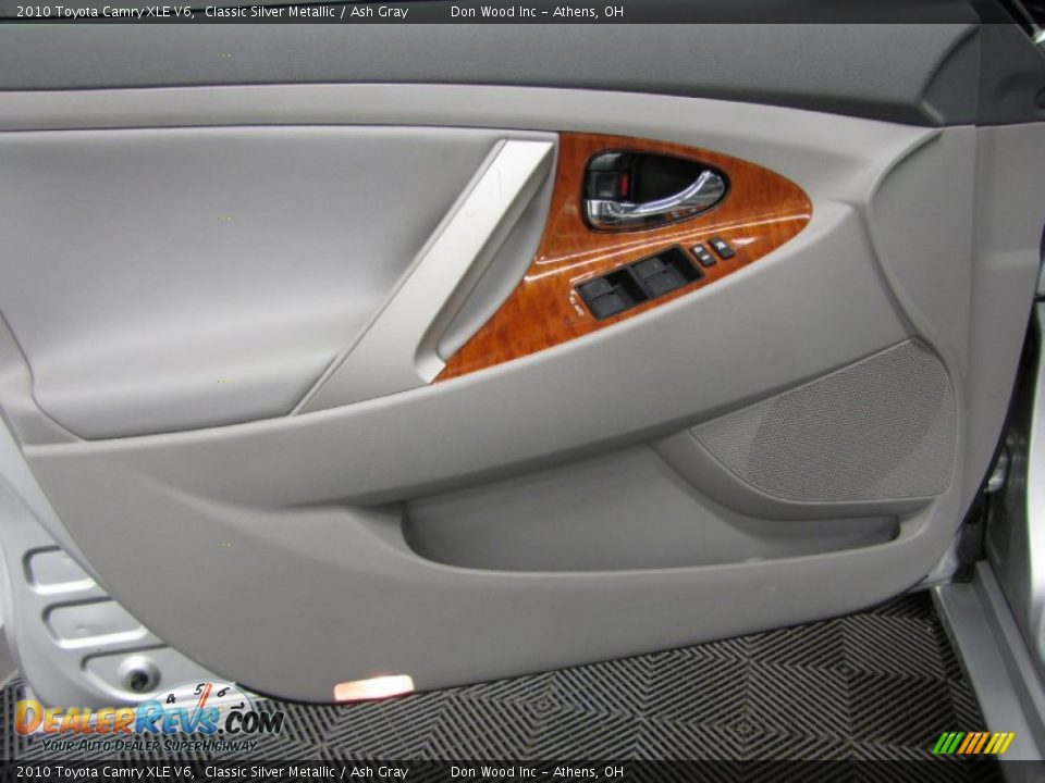 2010 Toyota Camry XLE V6 Classic Silver Metallic / Ash Gray Photo #10