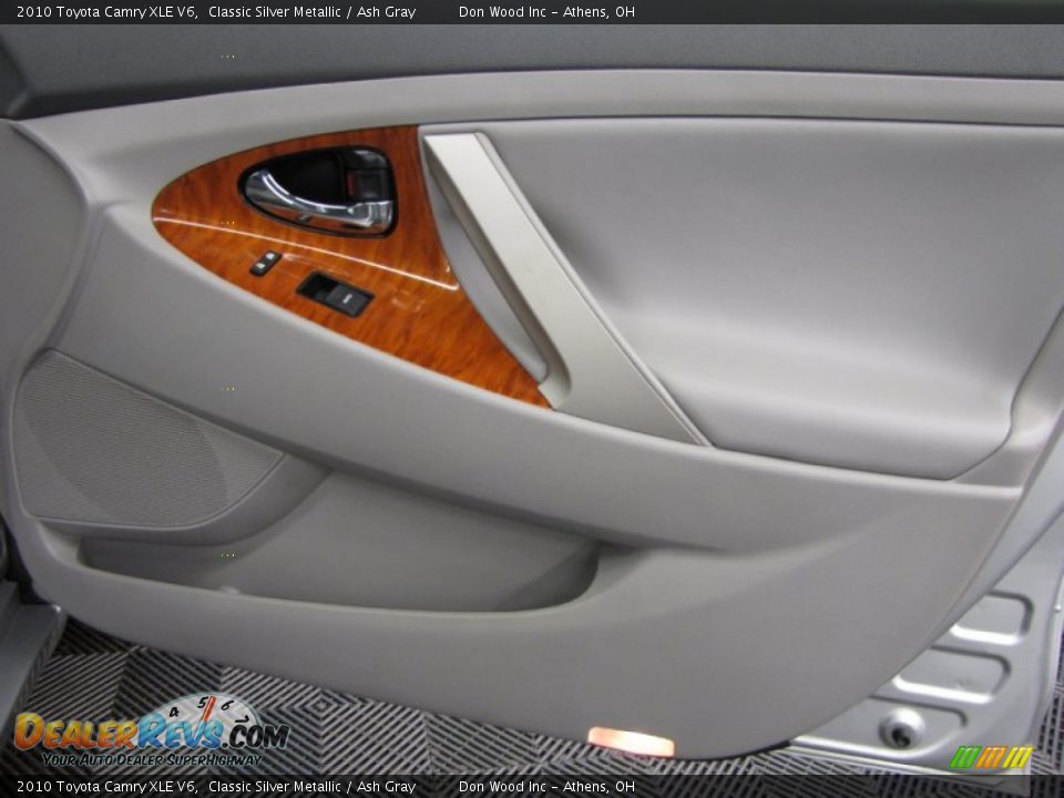 2010 Toyota Camry XLE V6 Classic Silver Metallic / Ash Gray Photo #14