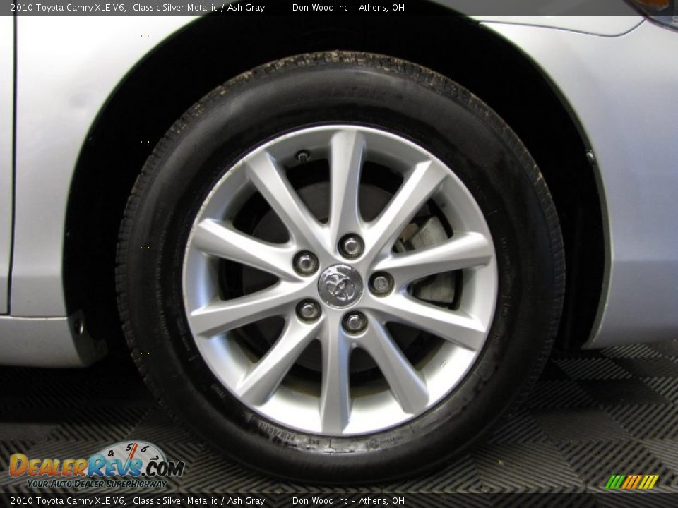 2010 Toyota Camry XLE V6 Classic Silver Metallic / Ash Gray Photo #25