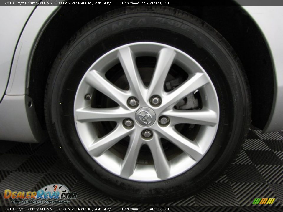2010 Toyota Camry XLE V6 Classic Silver Metallic / Ash Gray Photo #26