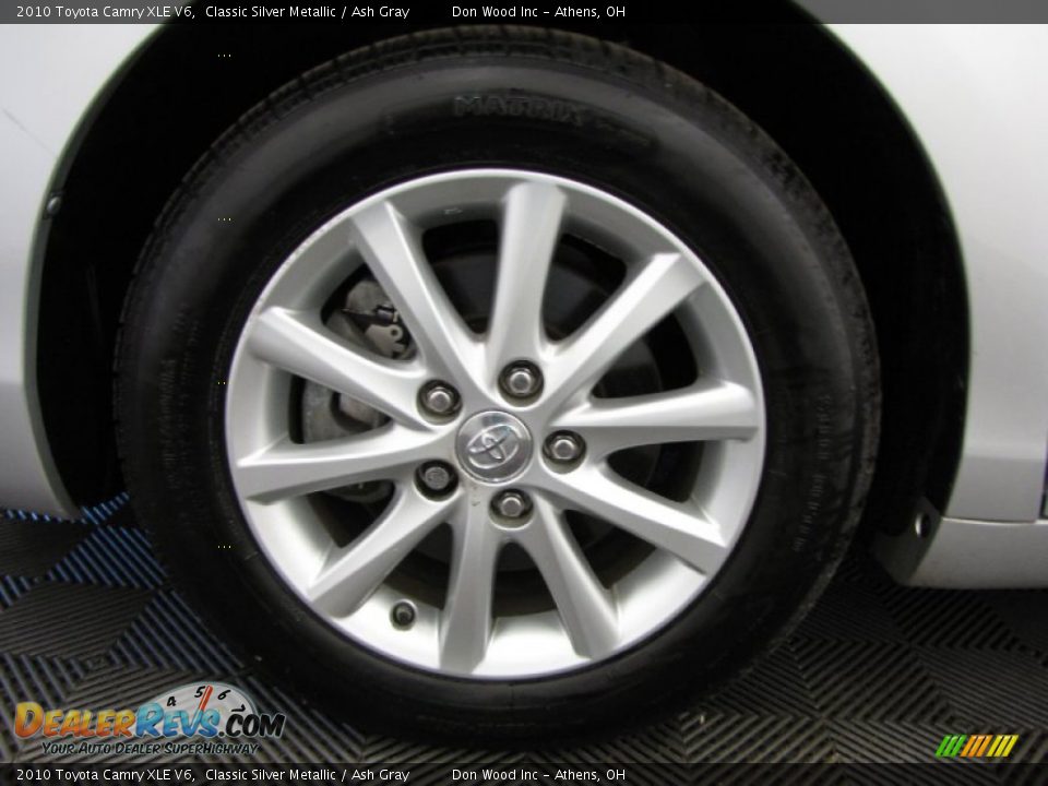 2010 Toyota Camry XLE V6 Classic Silver Metallic / Ash Gray Photo #27