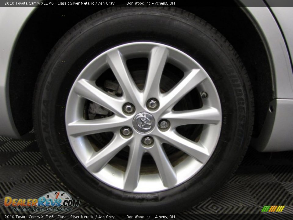 2010 Toyota Camry XLE V6 Classic Silver Metallic / Ash Gray Photo #28