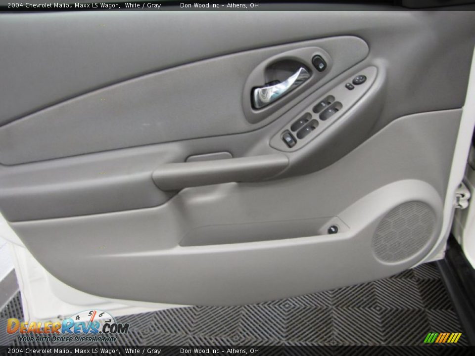 2004 Chevrolet Malibu Maxx LS Wagon White / Gray Photo #10