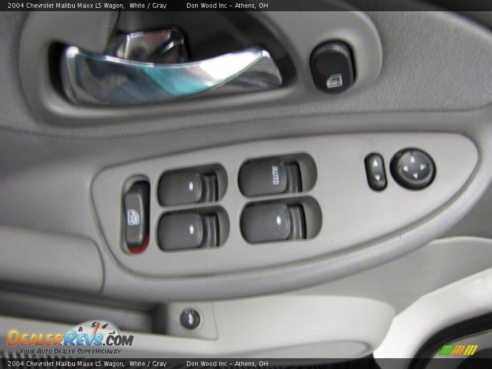 2004 Chevrolet Malibu Maxx LS Wagon White / Gray Photo #11