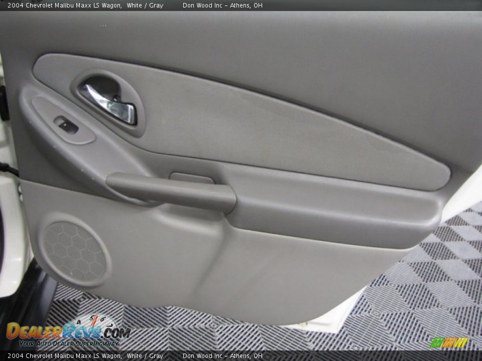 2004 Chevrolet Malibu Maxx LS Wagon White / Gray Photo #13