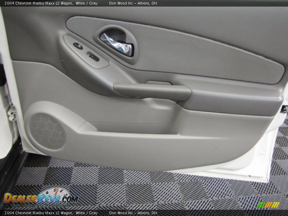 2004 Chevrolet Malibu Maxx LS Wagon White / Gray Photo #14